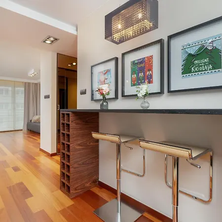 Apartamento Luksusowy Apartament Z 3 Sypialniami I Parkingiem W Centrum Gdyni By Renters *